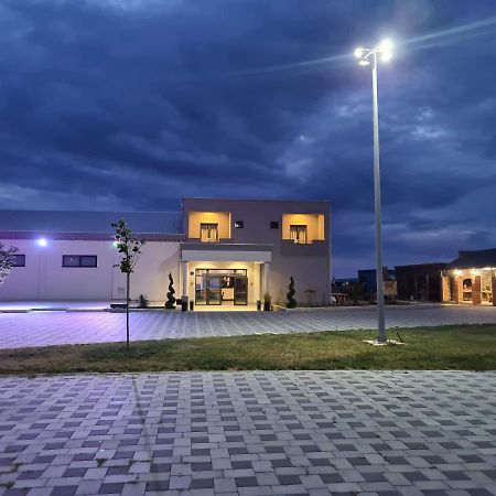Diamond Hotel Nin Bagian luar foto