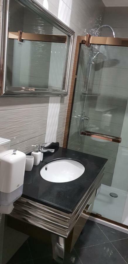 Diamond Hotel Nin Bagian luar foto