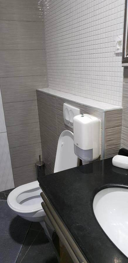 Diamond Hotel Nin Bagian luar foto