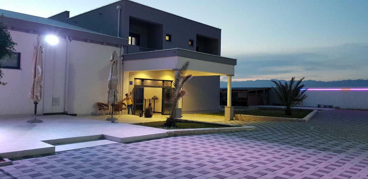 Diamond Hotel Nin Bagian luar foto