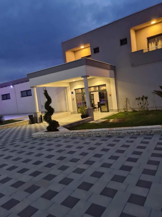 Diamond Hotel Nin Bagian luar foto